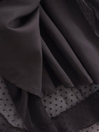 Gepunktetes Chiffon-Kleid im Überblick