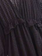 Gepunktetes Chiffon-Kleid im Überblick