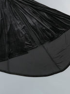 Schwarzes Maxikleid aus Samt