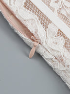 Schwarzes Mini-Kleid mit Korsett-Details