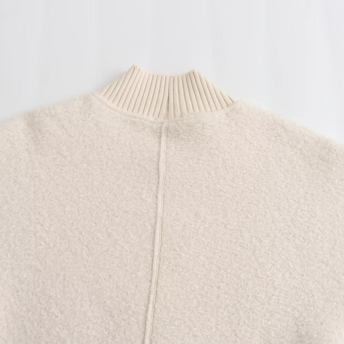 Lockeres Sweatshirt mit Stehkragen