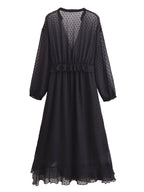 Gepunktetes Chiffon-Kleid im Überblick