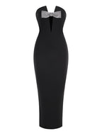 Schwarzes Abendkleid mit Schleife