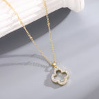 Kleeblatt-Halskette mit Moissanit