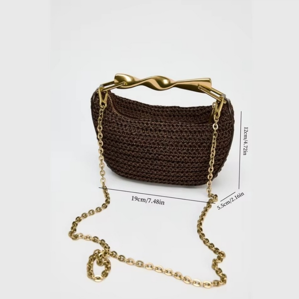 Geflochtene Handtasche mit goldenen Akzenten