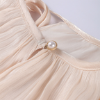 Elegantes tailliertes Kleid mit fließender Silhouette&nbsp;&nbsp;